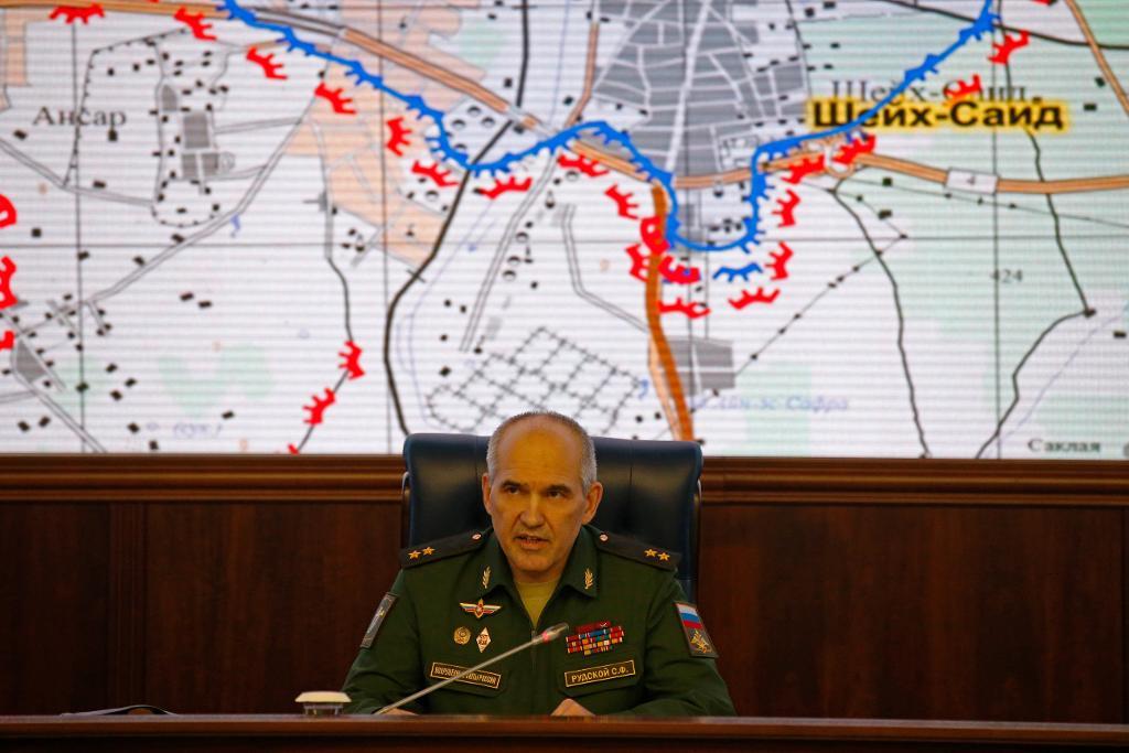 Generallöjtnant Sergej Rudskoj håller presskonferens i Moskva om Aleppo. Foto: Aleksandr Zemlianitjenko)