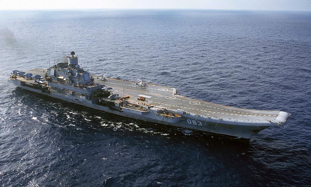Ryska flottans hangarfartyg Amiral Kuznetsov är på väg mot östra Medelhavet. Arkivbild. (Foto: AP/TT)