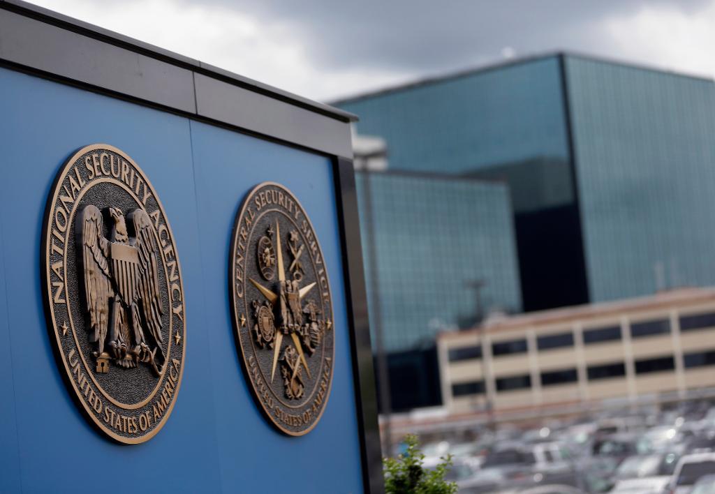 USA:s underrättelsetjänst NSA. Källor uppger för Reuters att Yahoo sökt igenom hundratals miljoner mejl på uppmaning av amerikansk underrättelsetjänst. Arkivbild. (Foto: Patrick Semansky/AP/TT)