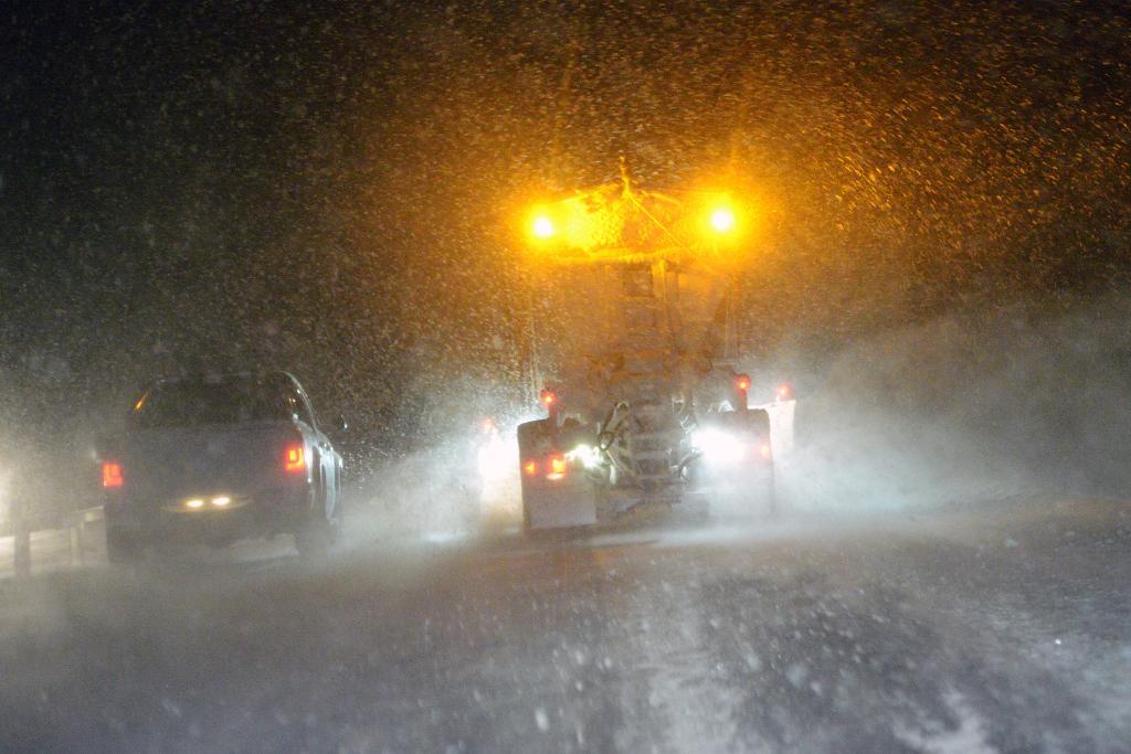 SMHI har utfärdat en klass 2-varning för snöfall som i kombination med frisk vind kan ge kraftig drivbildning på Gotland. (Foto: Johan Nilsson /TT-arkivbild)