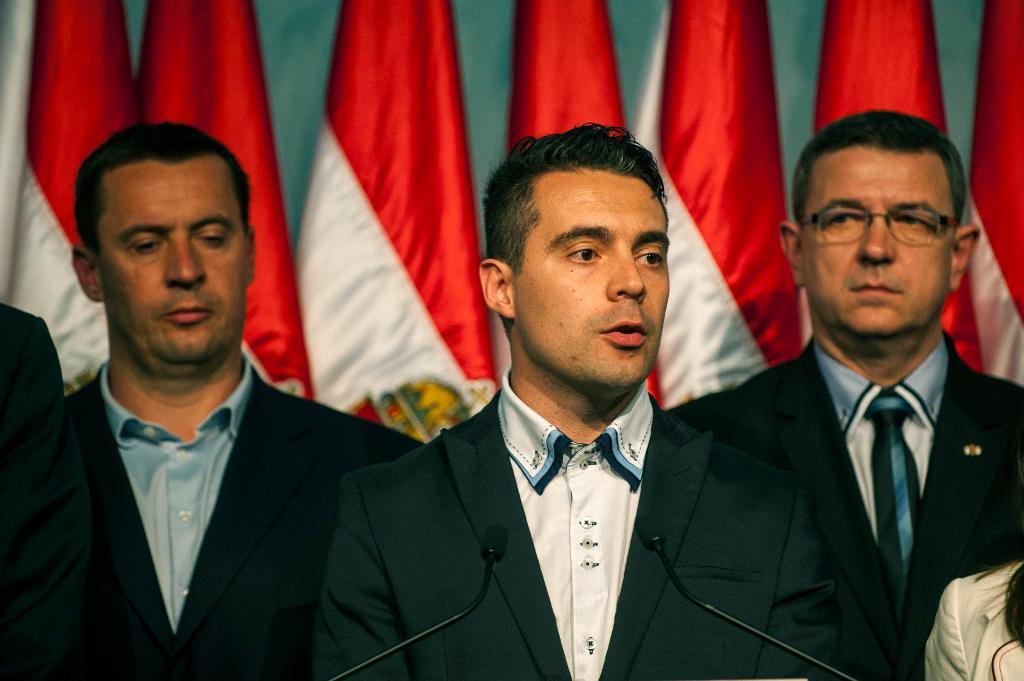Gábor Vona, ledare för partiet Jobbik, som ställer krav för att stödja den ungerska regeringens flyktingpolitik. (Foto: Marjai Janos/AP/TT-arkivbild)