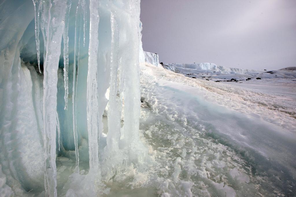 Forskare från bland annat Lunds universitet ska borra upp och analysera is på Antarktis som är 1,5 miljoner år gammal. (Foto: Junge, Heiko -arkivbild)