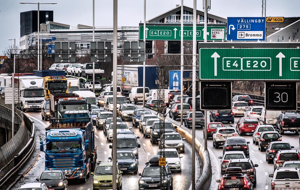 Fordonstrafiken står för en betydande del av utsläppen av växthusgaser. (Foto: Tomas Oneborg/SvD/TT-arkivbild)