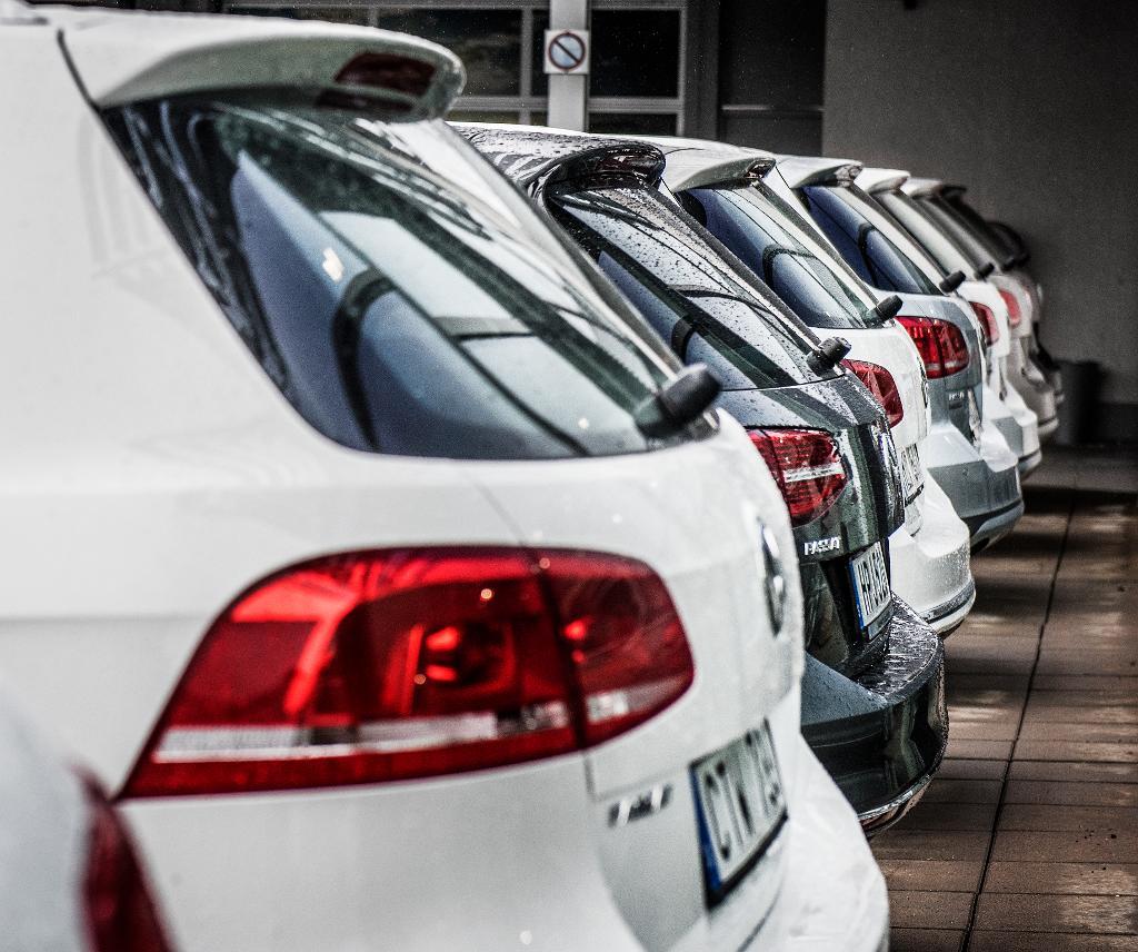Det såldes något färre nya bilar inom EU i oktober jämfört med i fjol. (Foto: Tomas Oneborg/SvD/TT-arkivbild)