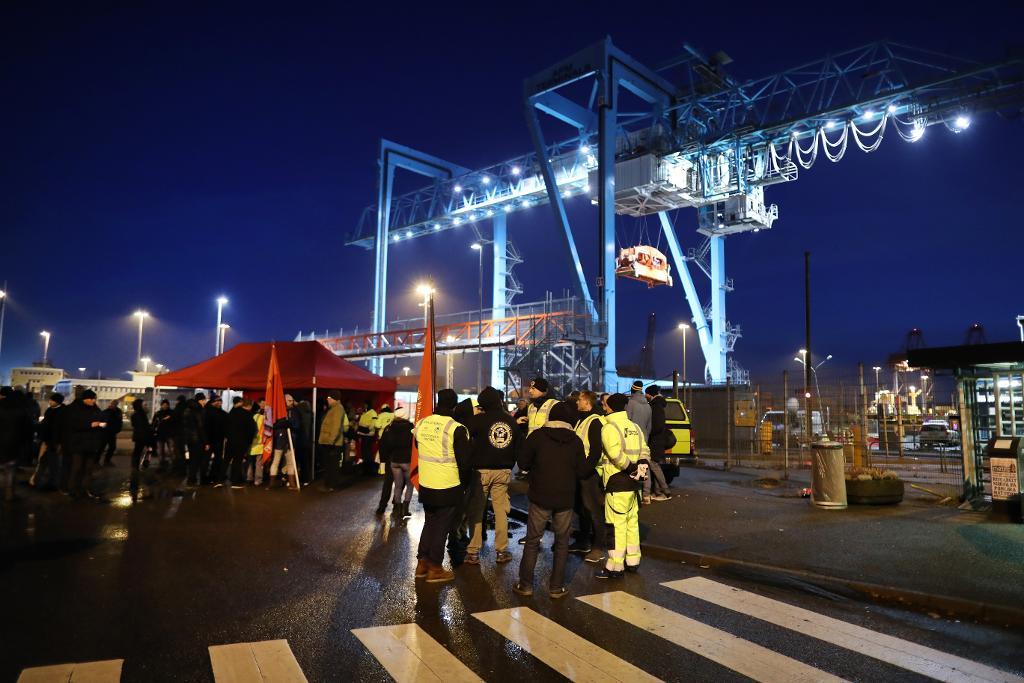 
Strejken i Göteborgs containerhamn är inne på sitt tredje dygn. (Foto: Adam Ihse / TT)