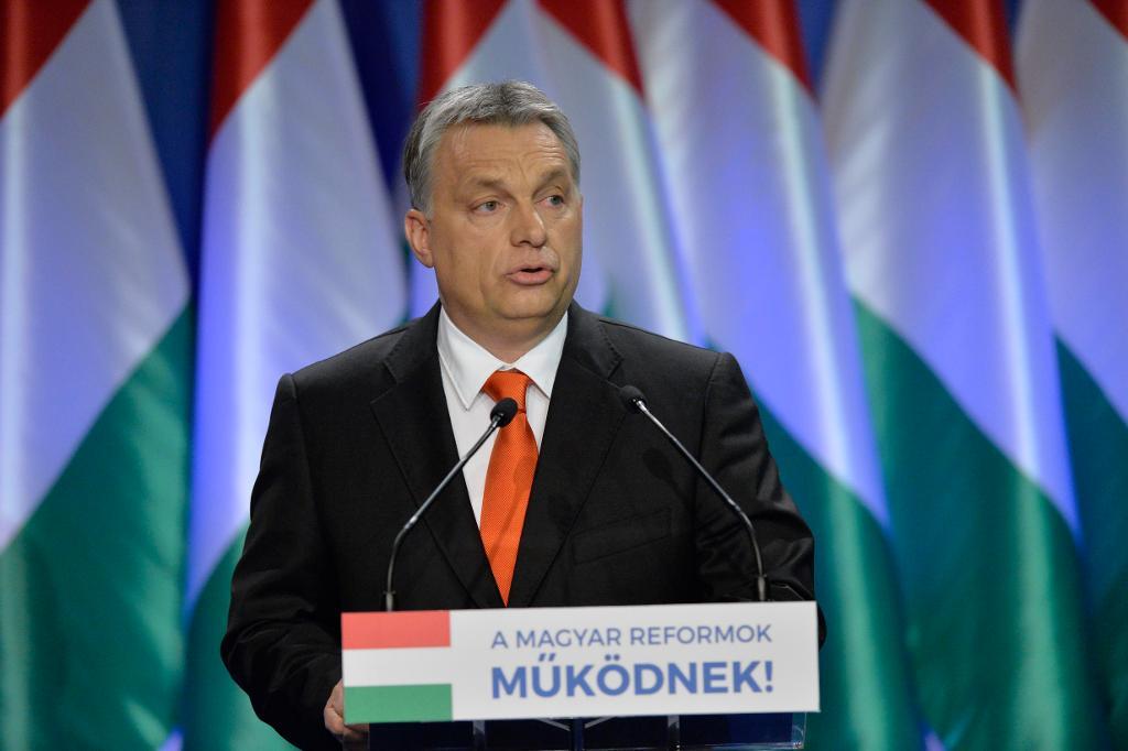 Ungerns premiärminister Viktor Orban sänker skatten på företagsvinster till 9 procent, den lägsta nivån i EU. (Foto: Szilard Koszticsak AP/TT-arkivbild)