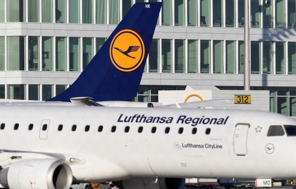 Lufthansas piloter fortsätter att strejka och på onsdagen tvingades flygbolaget ställa in närmare 900 avgångar.
(Foto: Peter Kneffel)