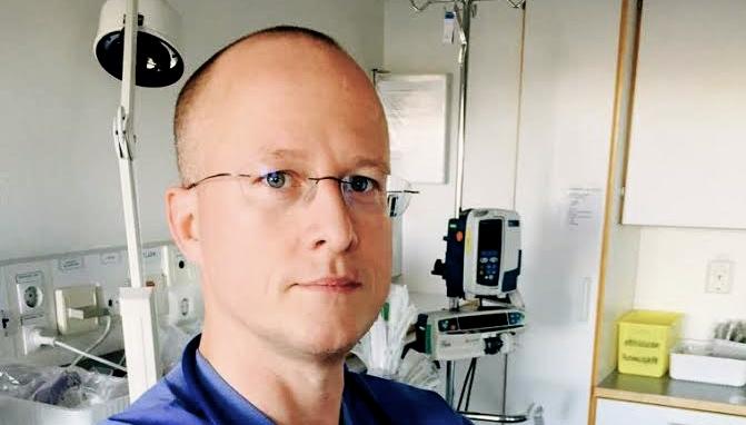 Lars Rocksén, ST-läkare, säger att slutenvården behöver få möjlighet att arbeta utifrån en helhetssyn. Nu är den uppdelad som en brödlimpa, skivad i massor av små skivor, och patienterna skickas emellan. (Foto: Privat)