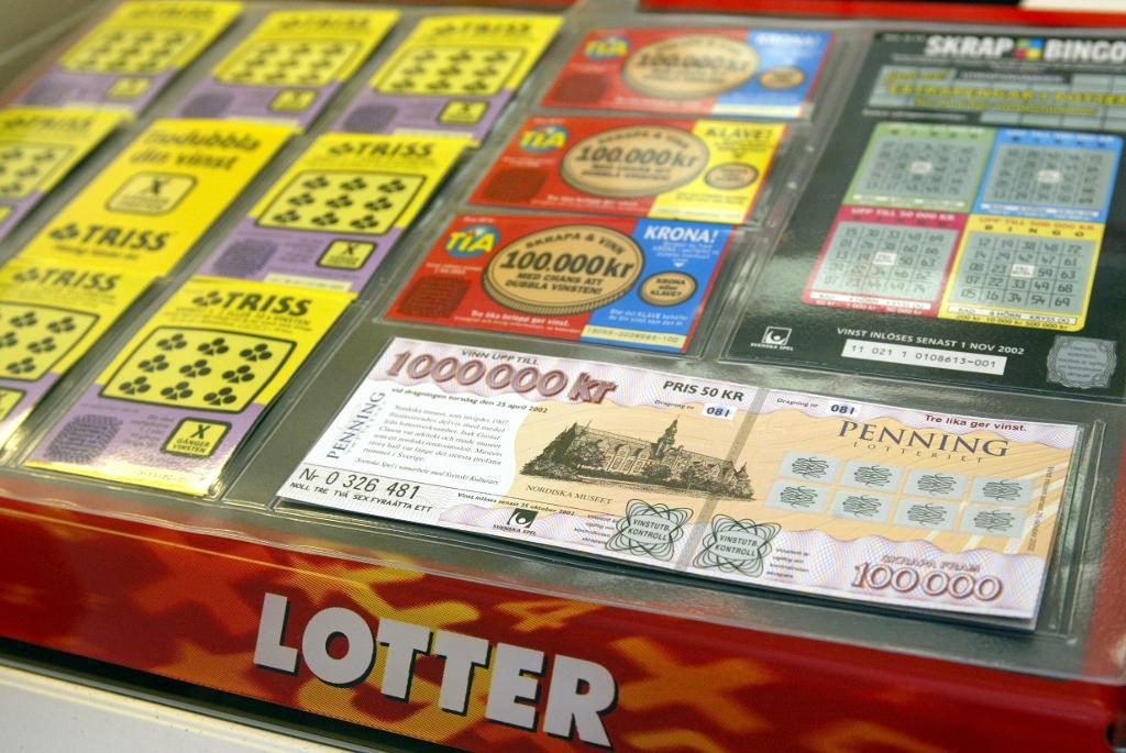 Överskottet från lotteriförsäljningen är en viktig inkomstkälla för Socialdemokraterna - i fjol handlade det om 61 miljoner kronor. (Foto: Bertil Ericson - arkivbild