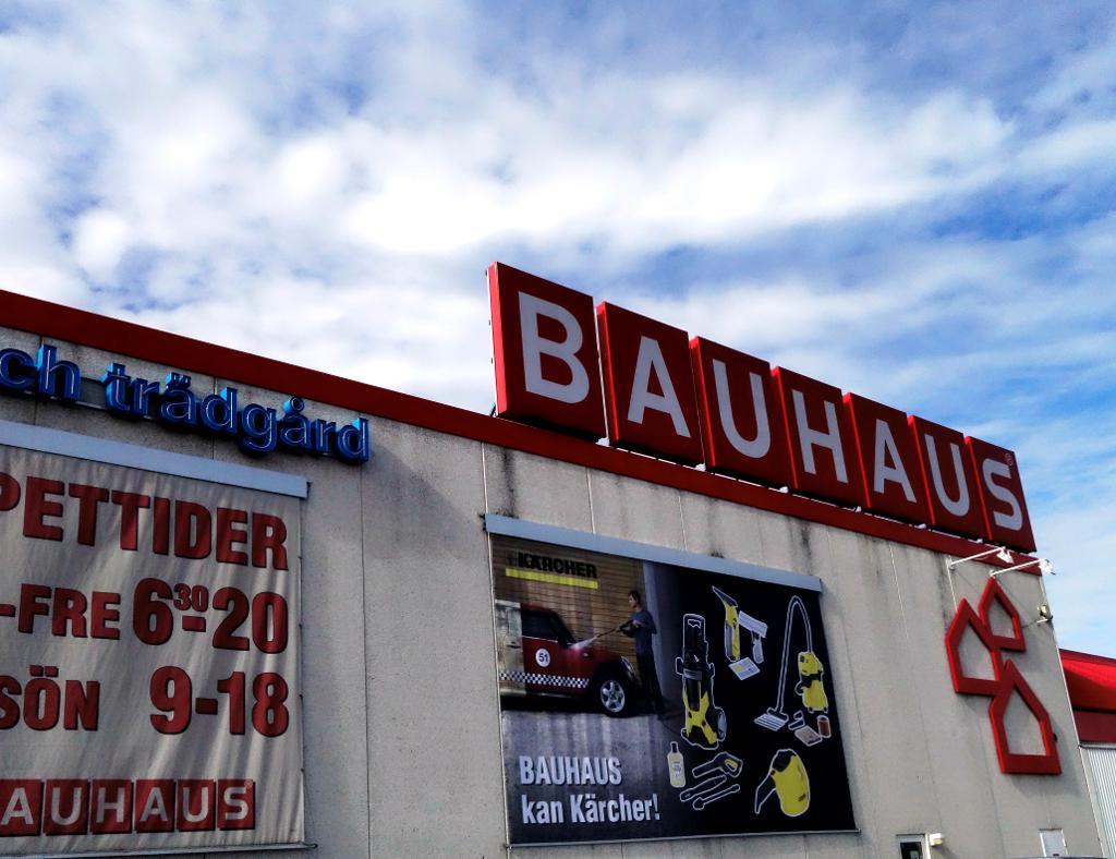 Konkurrensverket misstänker att byggkedjorna Bauhaus och K-rauta har samarbetat om sina kampanjer för att minska konkurrensen. (Foto: Hasse Holmberg / TT-arkivbild)