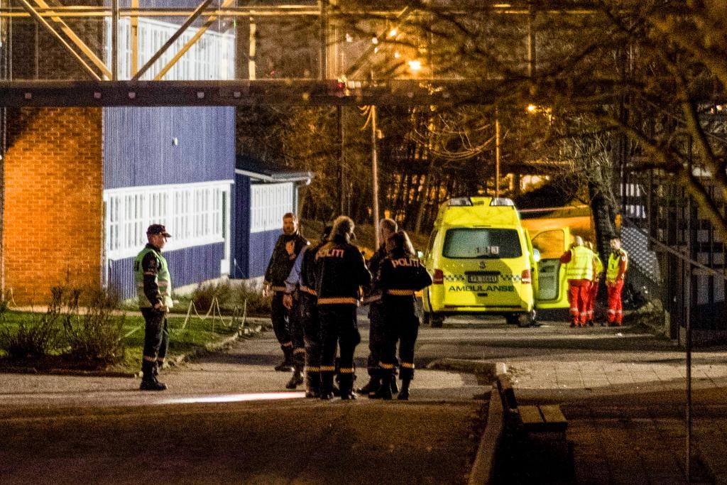 Två personer, en kvinna och en pojke, attackerades med kniv vid en skola i Kristiansand i södra Norge. (Foto: Tor Erik Schrøder/NTB Scanpix /TT)