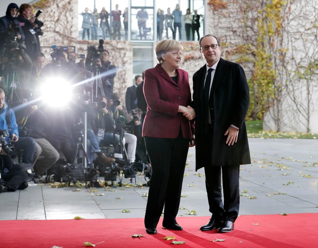 Angela Merkel och François Hollande i samband med ett annat möte i Berlin i november i år. (Foto: Markus Schreiber/AP/TT)