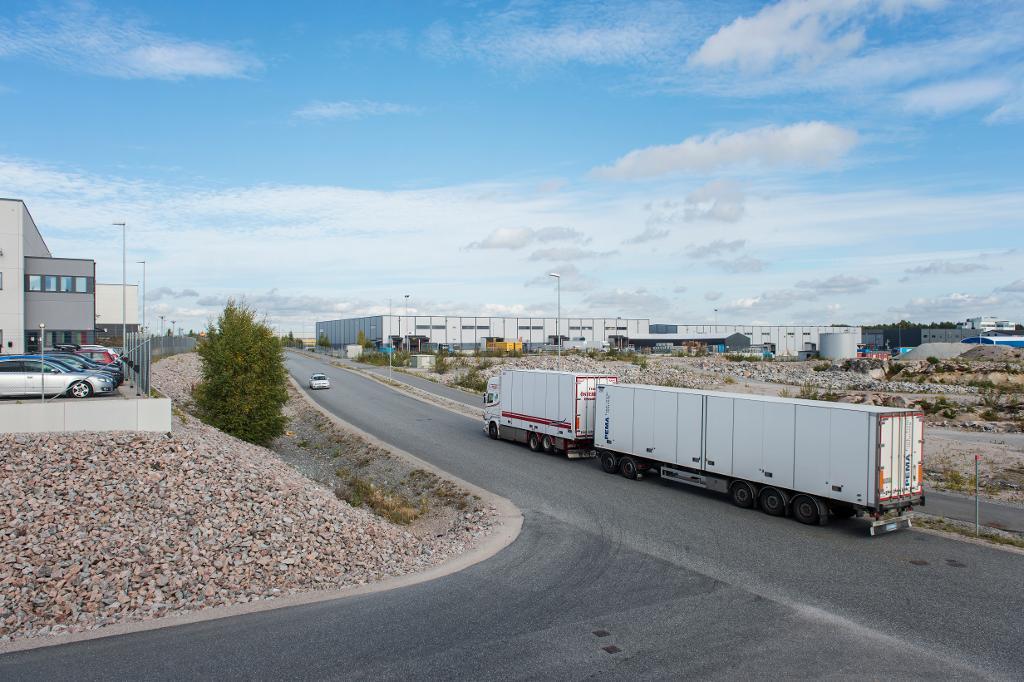 (TT)
Småföretagen inom transport och logistikbranschen går starkt och ökar lönsamheten mest av alla branscher, enligt LRF:s lönsamhetsbarometer. (Foto: Stina Stjernkvist/TT)
