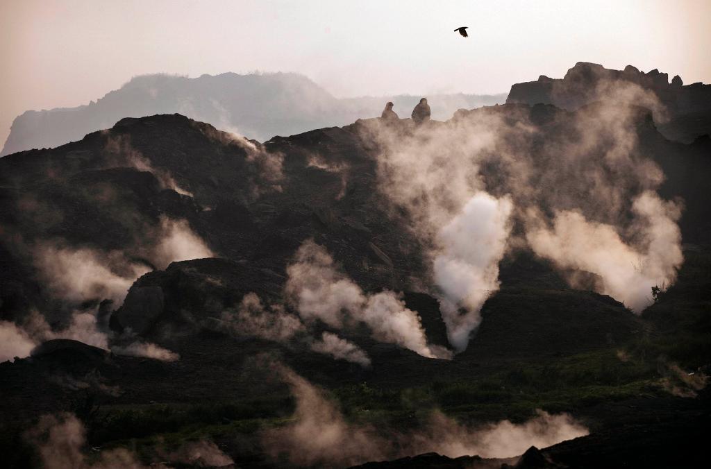En annan kolgruva i Jharkhand, Indien. (Foto: Kevin Frayer/AP/TT-arkivbild)