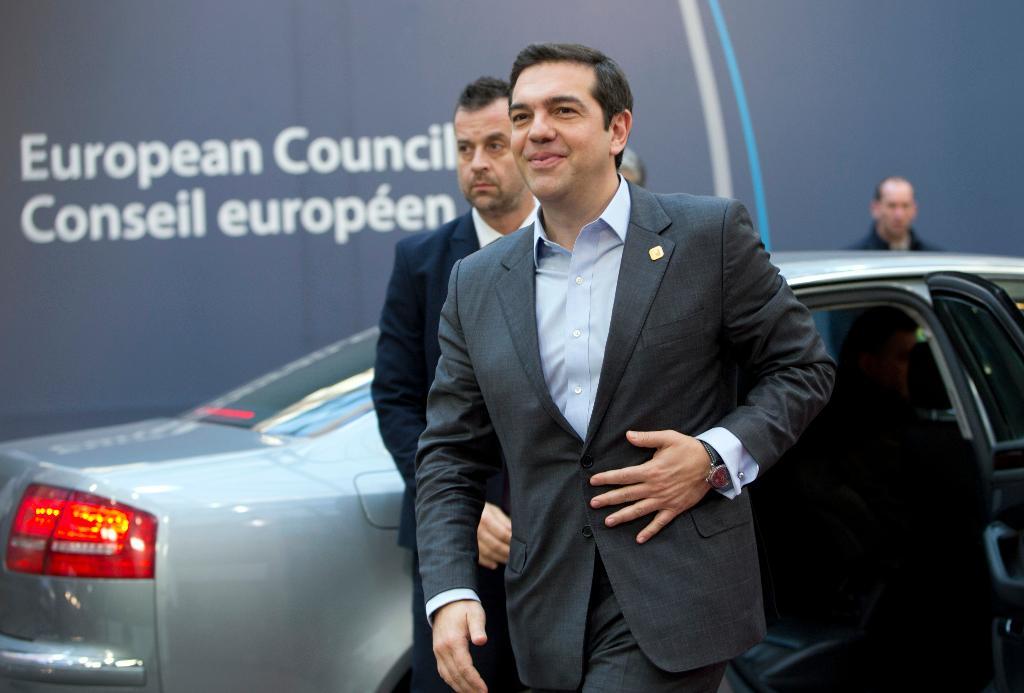 Greklands premiärminister Alexis Tsipras anländer till EU-toppmötet i Bryssel. (Foto: Virginia Mayo /AP/TT)
