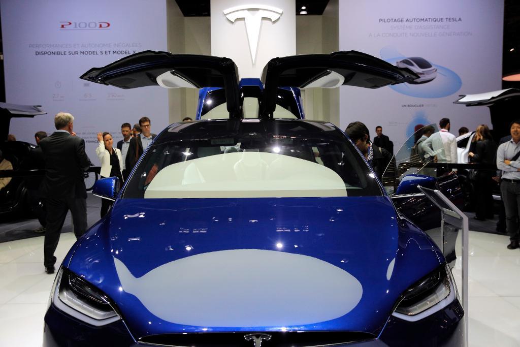Tesla Model X är en av de spektakulärare, och dyrare, elbilsmodeller som finns att välja på i dag. (Foto: Christophe Ena)