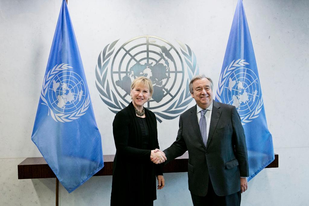 Utrikesminister Margot Wallström och FN:s generalsekreterare António Guterres i FN:s högkvarter i New York. (Foto: Pontus Höök/TT)
