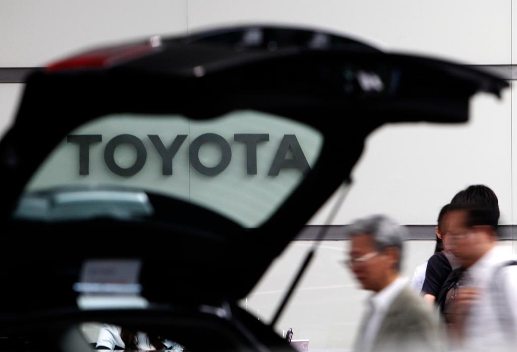 
Ned för Toyota i Tokyo. (Foto: Shizuo Kambayashi/AP/TT)