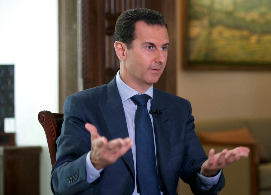 Bashar al-Assad säger sig vara redo att förhandla om allting vid de planerade fredssamtalen i januari. Vid samtalen är det tänkt att Syriens regim ska möta den väpnade oppositionen, och Ryssland vill även att FN medverkar. (Foto: AP/TT-arkivbild)