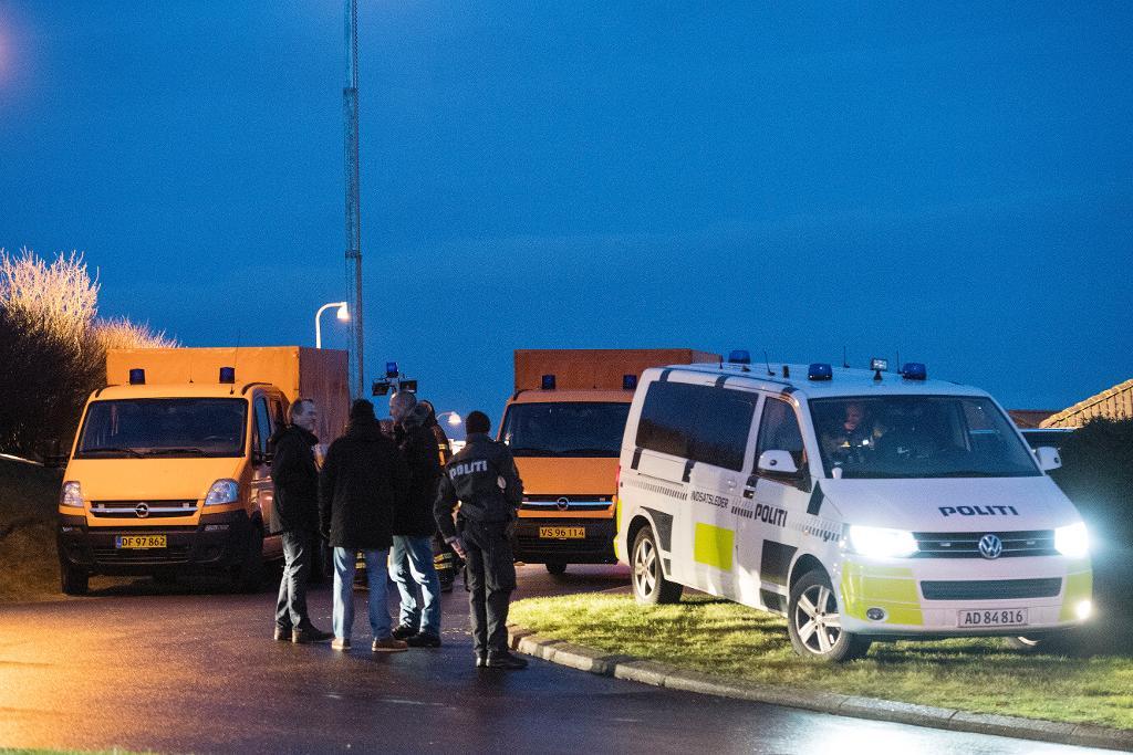 Två vuxna och fyra barn hittades i går döda i ett hus sydväst om Randers i Danmark. (Foto: Bo Amstrup/Scanpix/TT)