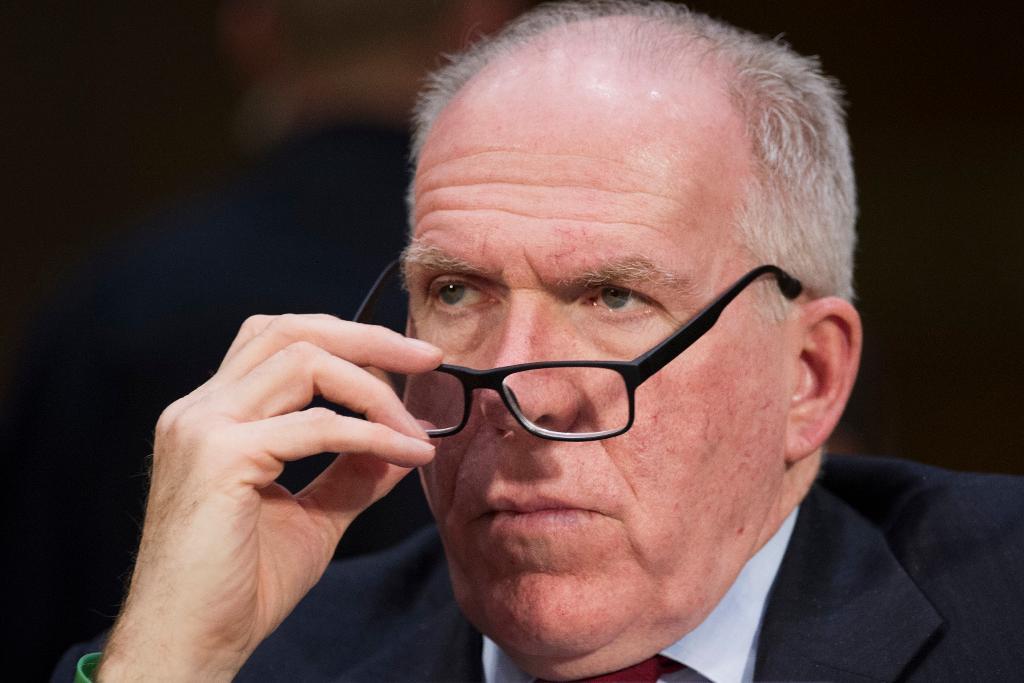 Donald Trump anklagar den avgående CIA-chefen John Brennan för att vara den som läckte en rapport med obekräftade uppgifter om den tillträdande presidenten.  (Foto: Cliff Owen/AP/TT-arkivbild)