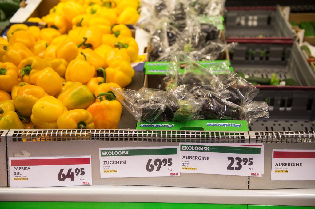Priserna är höga på vissa grönsaker.  Foto: Björn Lindgren /TT-arkivbild