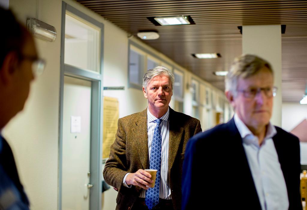 Victor Muller och Jan Åke Jonsson (till höger) på väg in i rättsalen tidigare under rättegången. Foto: Adam Ihse/TT