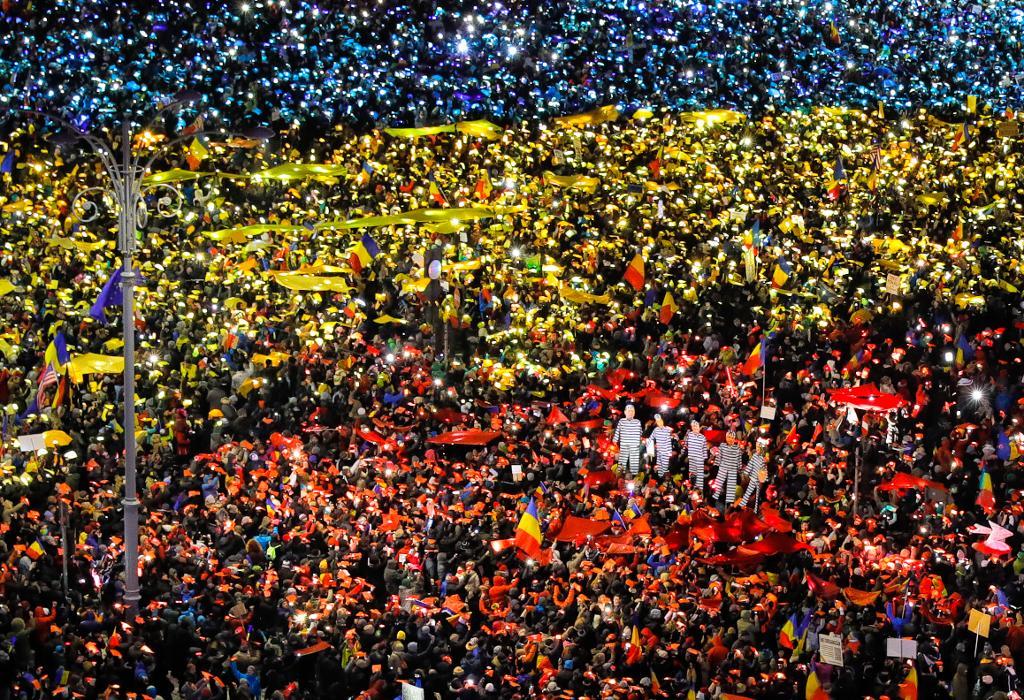 Protesterna mot Rumäniens regering har pågått i snart två veckor. Foto: Vadim Ghirda/AP/TT
