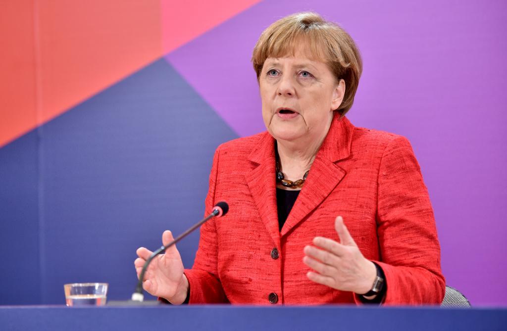 Tysklands förbundskansler Angela Merkel ser framför sig ett EU med "olika hastigheter". (Foto: Rene Rossignaud/AP/TT)