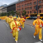 Kinesiska trummor ledde paradtåget genom Köpenhamns gator.  (Foto: Zhihe/Epoch Times)
