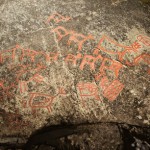 På söndagen var det vernissage för Rock Art in Sápmi, hällristningar och -målningar i Sameland, på Västerbottens museum. Hällbilder omfattar målningar och ristningar på berg, i grottor, på hällar och flyttblock och de flesta hällbilder i Sápmi är 4000 till 6000 år gamla. Denna utställning berättar om vårt nordliga kulturarv. Utställningens foto är taget vid Glösabäcken i Jämtland av Petter Engman, fotograf på Västerbottens museum. (Foto: Kristina S Alfjorden)