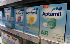 Aptamil är en populär vällingprodukt bland både tyskar och kineser. På grund av den stora efterfrågan fick butiken begränsa antalet förpackningar till max tre per person 2013. (Foto: John Macdougall/Getty Image)
