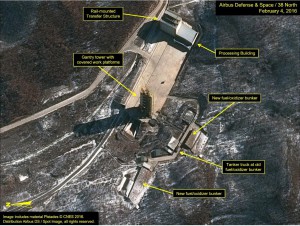 En bild från 38 North, som bevakar utvecklingen i Nordkorea, som uppges visa den plats där satelliten - eller roboten - skjutits upp från. (Foto: 38 North/AP/TT)