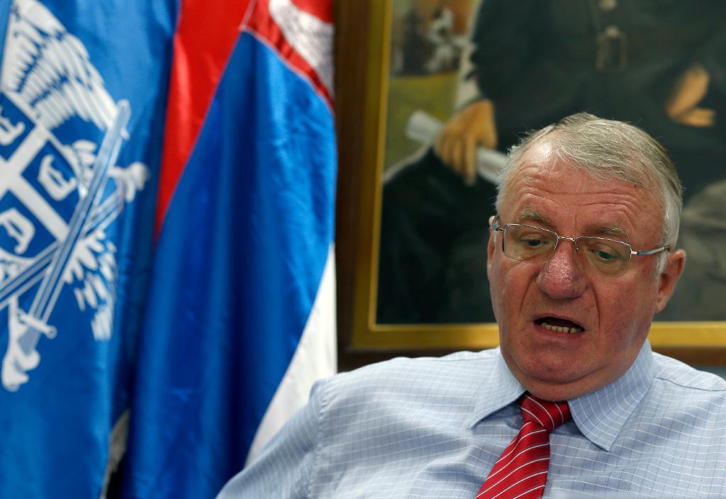  Vojislav Seselj på sitt kontor i Belgrad för knappt ett år sedan. (Foto: Darko Vojinovic)