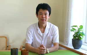 Doktor Benjamin Kong driver kliniken Kinesisk Akupunktur i Halmstad och håller ofta kurser runtom i landet.