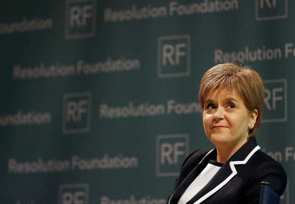 Skottlands regionala regeringschef Nicola Sturgeon och hennes starkt EU-vänliga parti SNP, väntas stärka greppet över de skotska vänsterväljarna. Arkivbild. (Foto: Frank Augstein/AP/TT)
