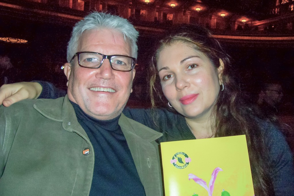 John Hone, vice vd för Colliers International, och hans fru Lola Hone såg Shen Yuns föreställning på San Francisco War Memorial Opera House, USA, den 10 januari 2016. (Foto: Gary Wang / Epoch Times)