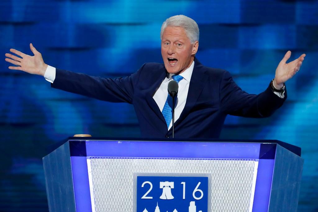 Hillary Clintons make, expresident Bill Clinton, höll ett personligt tal på konventet. (Foto: J Scott Applewhite /AP/TT)