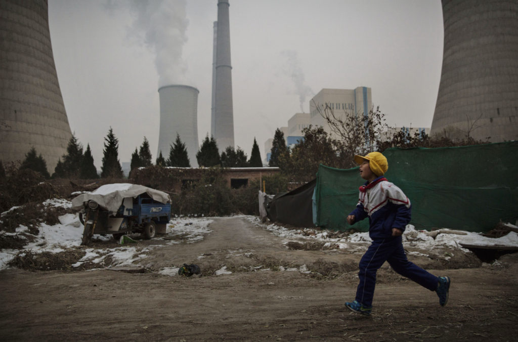 Kolkraftverk utanför Peking. (Foto: Kevin Frayer/Getty Images)