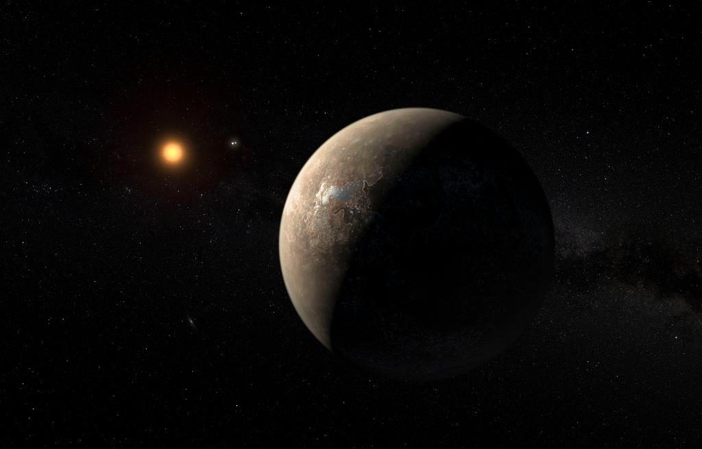 En rekonstruktion av planeten Proxima b. Den kretsar kring dvärgstjärnan Proxima Centauri som syns i bakgrunden. (Foto: M. Kornmesser.)