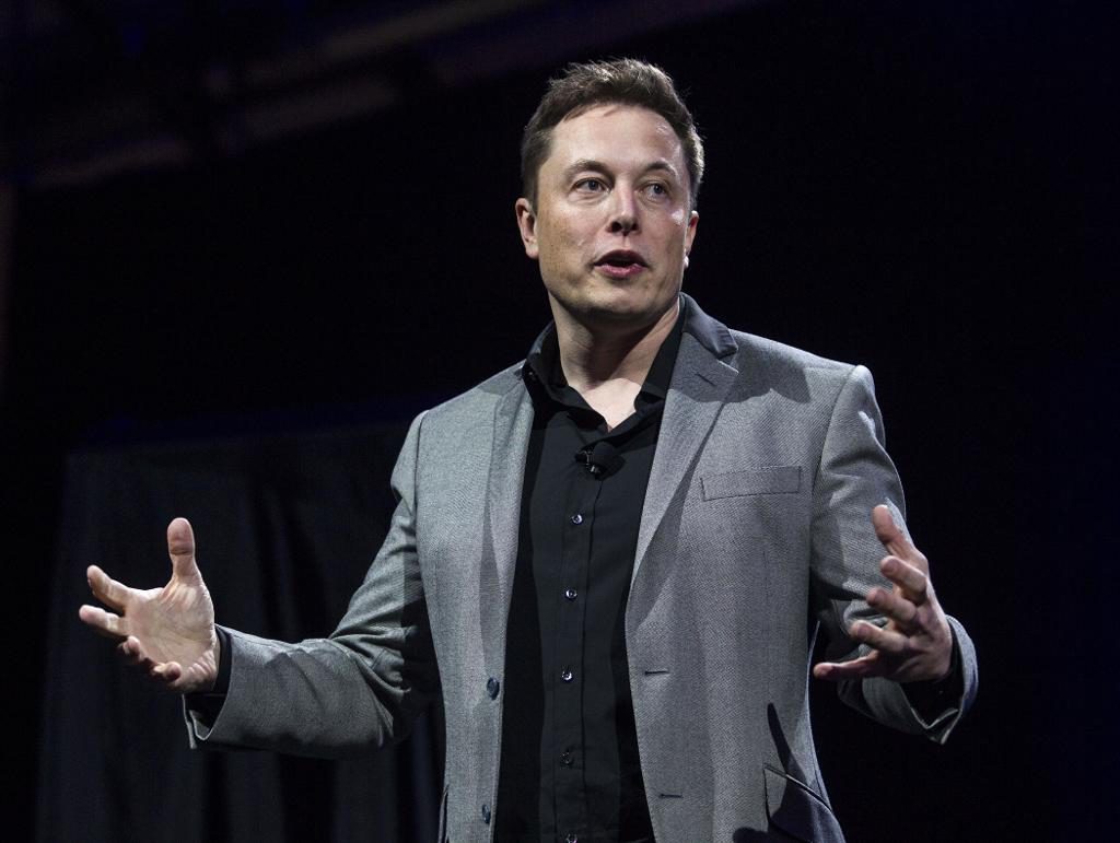 Elbilstillverkaren Tesla Motors vd och grundare Elon Musk. (Foto: Ringo H.W. Chiu/AP/TT-arkivbild)