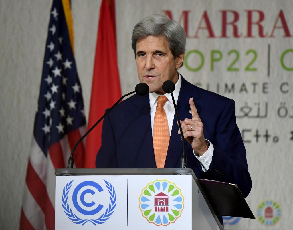 USA:s utrikesminister John Kerry talar under det pågående klimattoppmötet i Marrakesh i Marocko på onsdagen. (Foto: Mark Ralston/AP/TT)