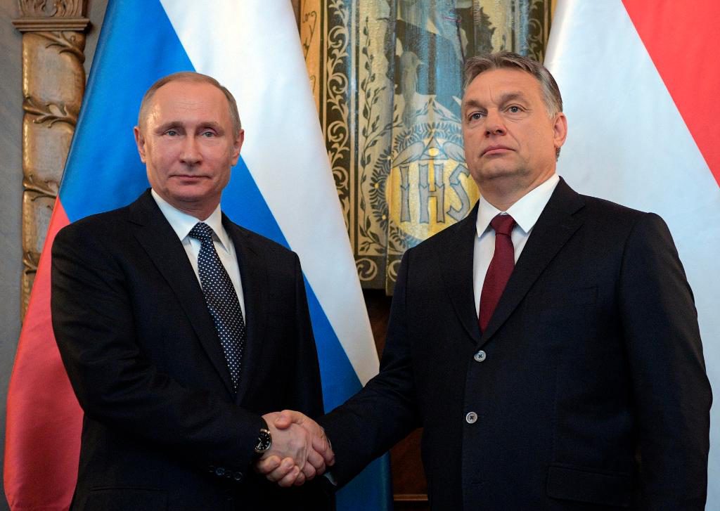 Rysslands president Vladimir Putin och Ungerns premiärminister Viktor Orbán. (Foto: Alexei Druzhinin/AP/TT)