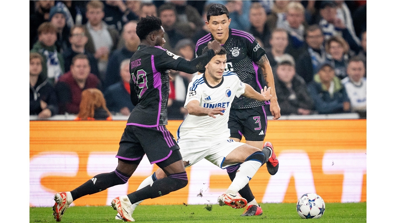 Roony Bardghji i aktion för FC Köpenhamn mot Bayern München när lagen möttes i Champions League hösten 2023. I höst spelar han med Barcelona Atlétic. Foto: Mads Claus Rasmussen/Ritzau-Scanpix via Getty Images