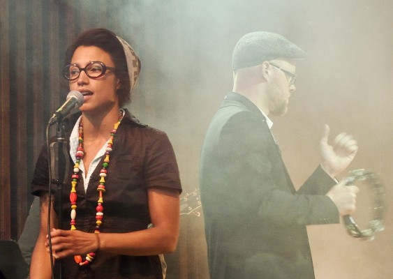 Pauline Kamusewu från Malmö med Augustifamiljen på Taubescenen, Liseberg (Foton: Anders Eriksson, Epoch Times Sverige)