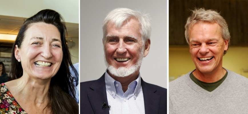 May-Britt Moser med maken Edvard Moser, Norge, med den brittisk-amerikanske forskaren John O'Keefe i mitten. Bilderna från den 6 oktober då de fick veta att de tilldelats årets Nobelpris i medicin. (Foto: Adrian Dennis, Ned Alley, Tobias Hase / AFP / Getty Images)