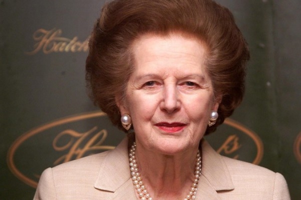 Den tidigare brittiske premiärministern, baronessan Margaret Thatcher, på boksignering på Hatchards i Piccadilly, London, den 3 april, 2002. (Foto: Hugo Philpott/AFP/Getty Images)