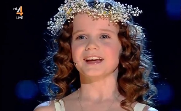 Nioåriga Amira Willighagen i semifinalen av "Holland Got Talent"(Skärmdump/YouTube)