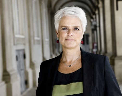 Socialistisk folkepartis ordförande Annette Vilhemsen lämnar sin post sedan hon inte kunnat samla partiet i frågan om försäljning av det statliga energibolaget Dong till investmentbanken Goldman Sachs. (Foto: sf.dk)
