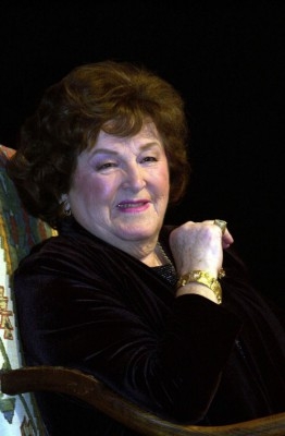 Bilden på den svenska operasångerskan Birgit Nilsson är tagen i april 2000 när hon höll en föreläsning för musikstudenter i Stockholm. Birgit Nilsson ansågs av många vara efterkrigstidens största Wagnersopran. (Foto: Jan Collsjöö / AFP Photo / Scanpix) 
